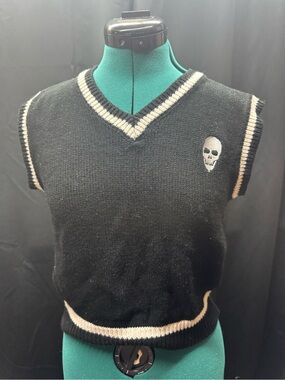Hot Topic Black V-Neck Sleeveless Knit Sweater with Cream Trim and Skull